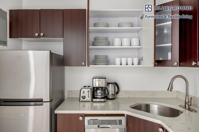 Photo - 220 W 14th St Unidad FL2-ID299