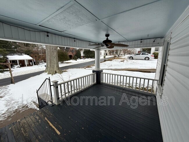 Photo - 318 N Academy St