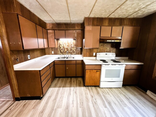 Photo - 123 W Waupansie St Unidad 1