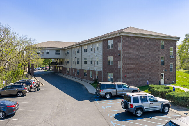 Building Photo - Brookview Glen