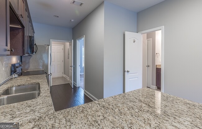 Photo - 1280 Binghampton Cir