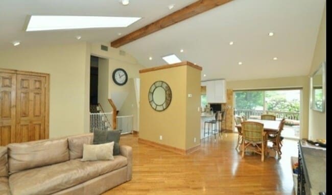 79 Plymouth Rd