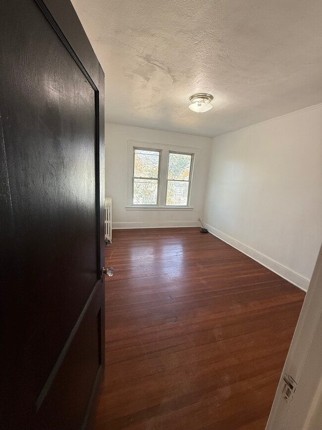 Bedroom 1 - 44 Harold St