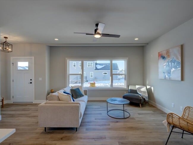 Photo - 139 Prairie Heights Dr