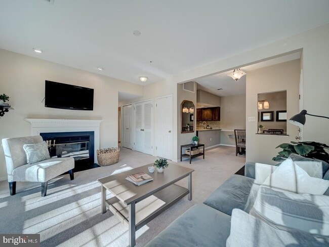 Building Photo - 2708 Summerview Way