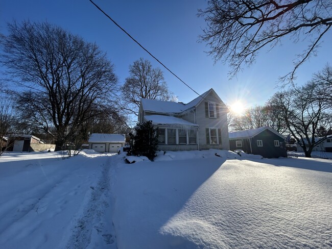 Building Photo - 567 Britton Rd