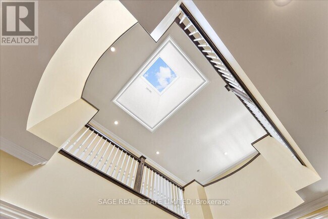 Photo - 67 Agincourt Dr