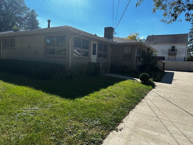 Photo - 1608 Turtle St Unit Front