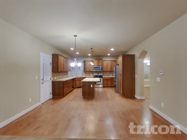 Photo - 4422 Logan Dr NE