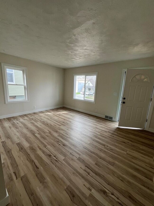 Photo - Spacious Two Bedroom!