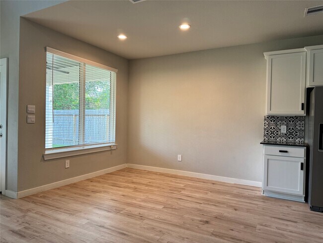 10213 Prairie Creek Ln