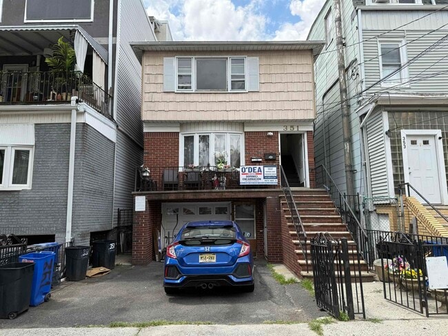 Building Photo - 351 New York Ave Unit 3 Rental