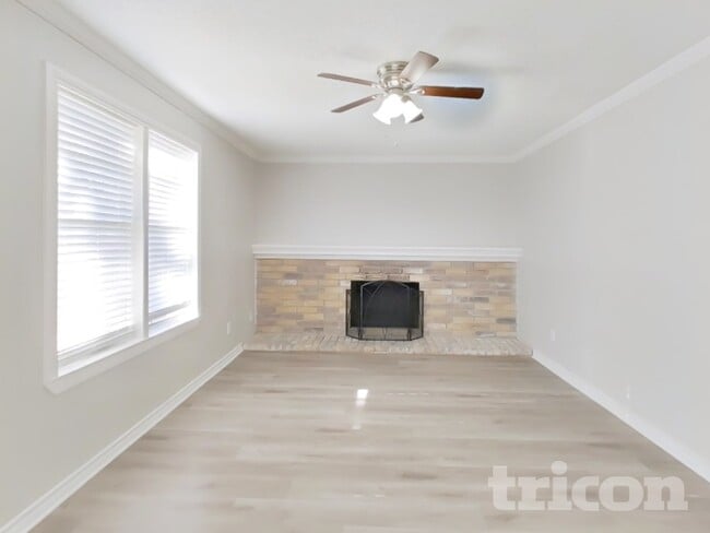 Photo - 18139 Lake Bend Dr