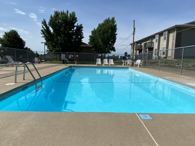 Pool - Lombard Heights Apartments