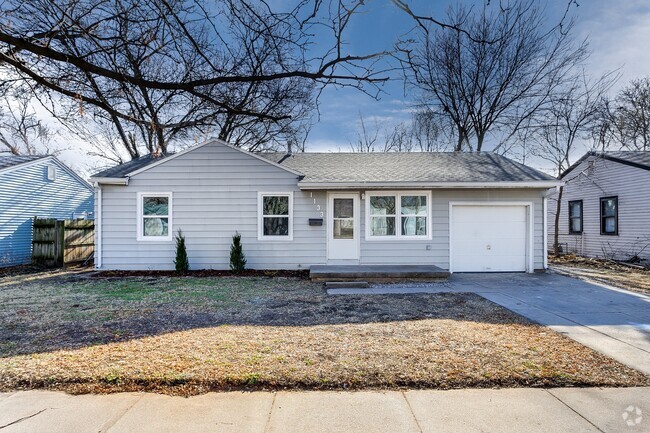 Building Photo - Clean, remodeled 3 bedroom home