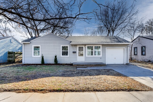 Clean, remodeled 3 bedroom home - Clean, remodeled 3 bedroom home