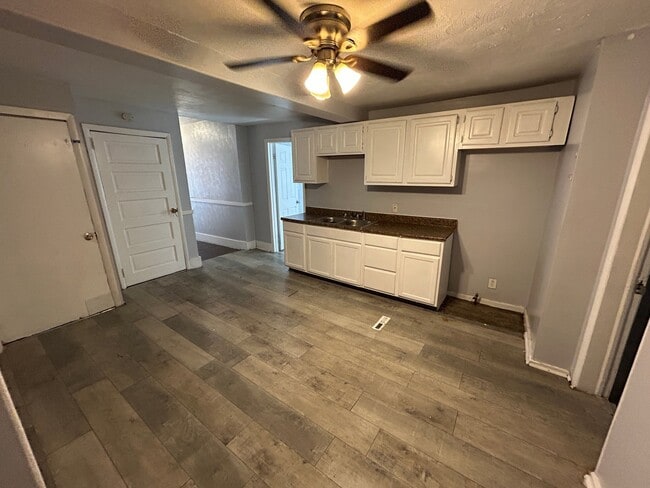 Photo - 640 W 13th St