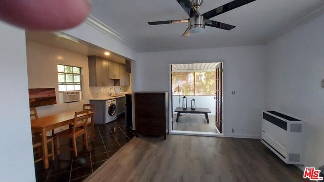 Photo - 1053 S Stanley Ave Unidad 2