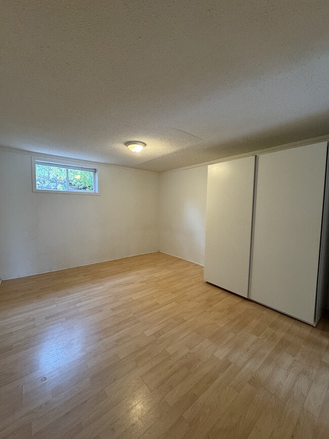 Photo - 33332-33334 4 Ave