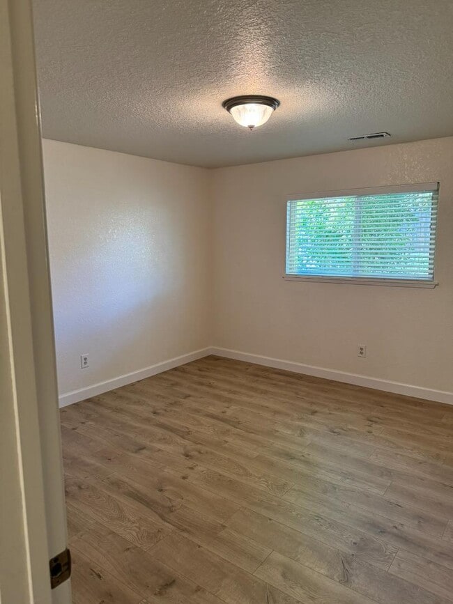 Photo - 300 Shafer Ln