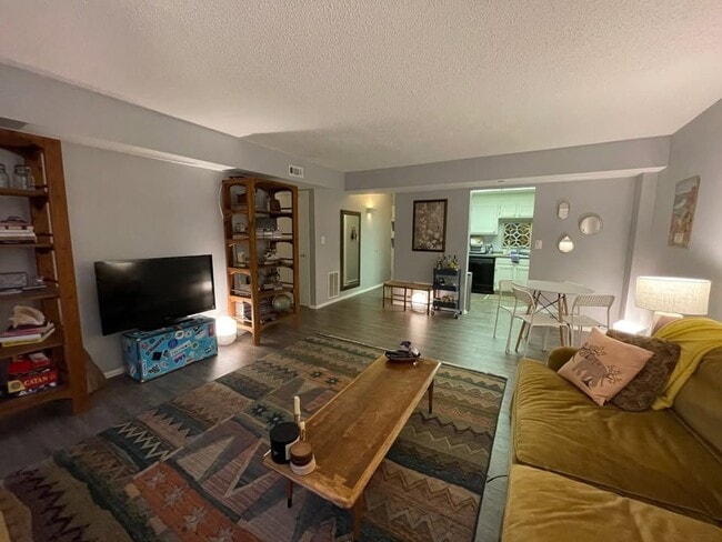 Building Photo - 7621 Provincial Dr Unit #207