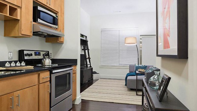 80 Fawcett St Unit 2-323