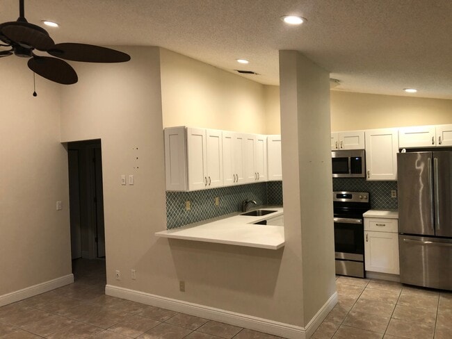 Building Photo - 1826 Windsor Dr Rental