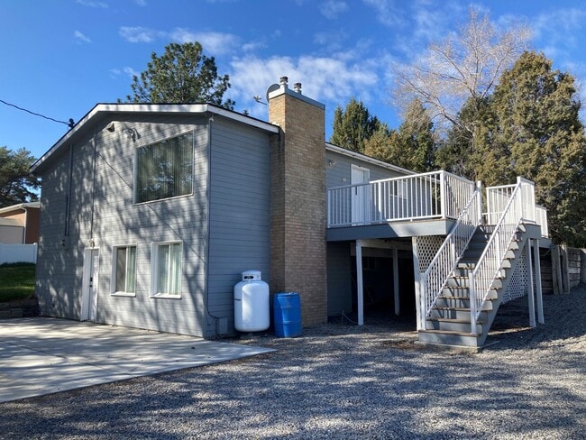Photo - Spacious 4-Bedroom, 2-Bath Home with Daylight Basement, Large Yard & Two Fireplaces!.