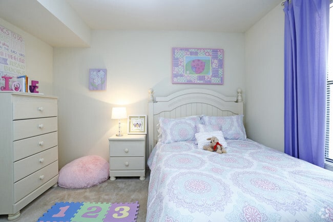 2BR, 1.5BA - 828sf Cedar- Bedroom - Woodlake Downs