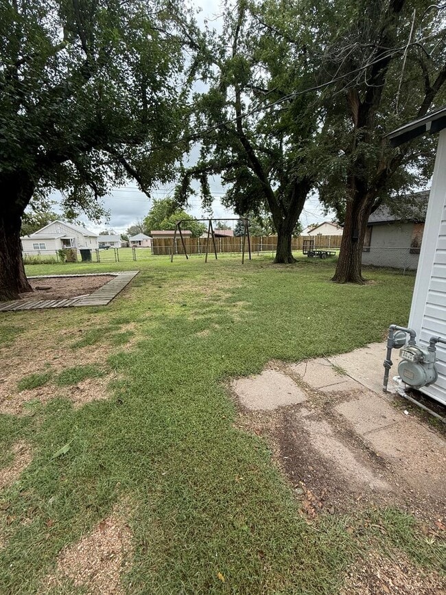 Photo - Adorable 1 bedroom cottage style home