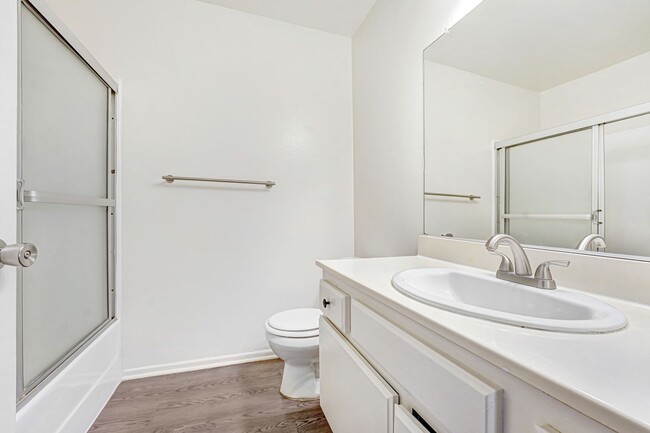 Photo - 3685 Watseka Ave Unit 102