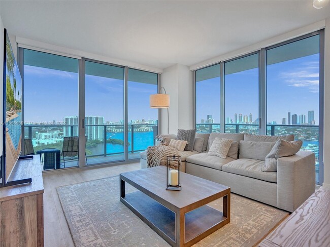 Building Photo - 16385 Biscayne Blvd Unit 2107 Rental