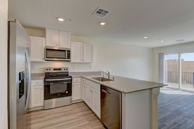 Photo - Brand new 3 bedroom Town House by DR Horto...