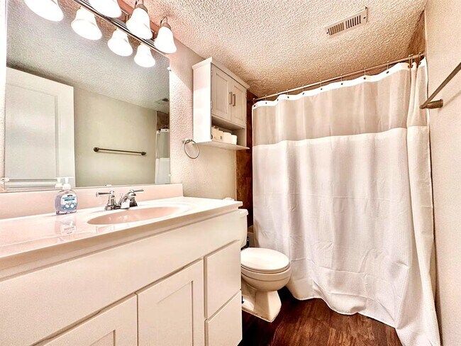 Photo - 2808 Whitis Ave Unidad C207