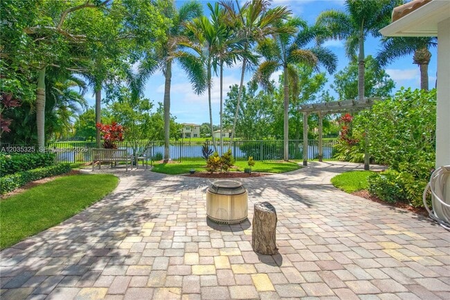 Photo - 230 Porgee Rock Pl