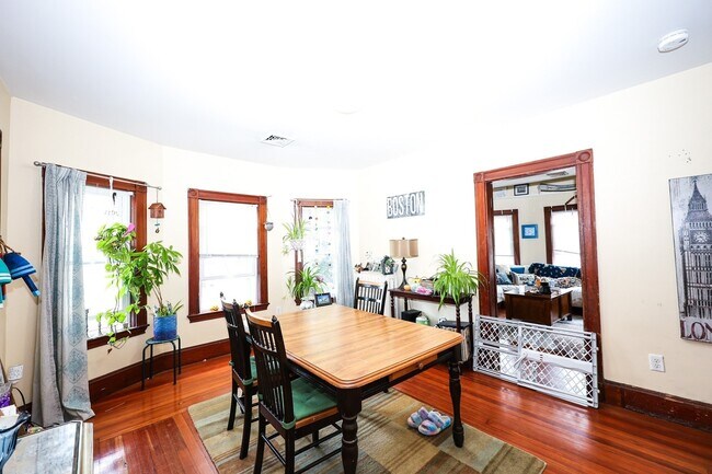 Photo - 63 Payne St Apartments Unit 2