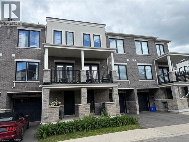 Photo - 383 Dundas St E