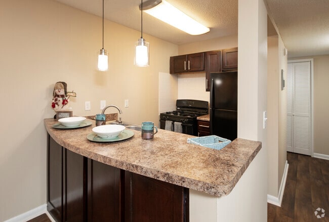 1 bed, 1 bath, 750 sq ft - Fern Parc