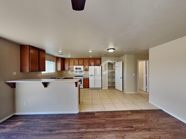 Photo - 7920 Storyland St