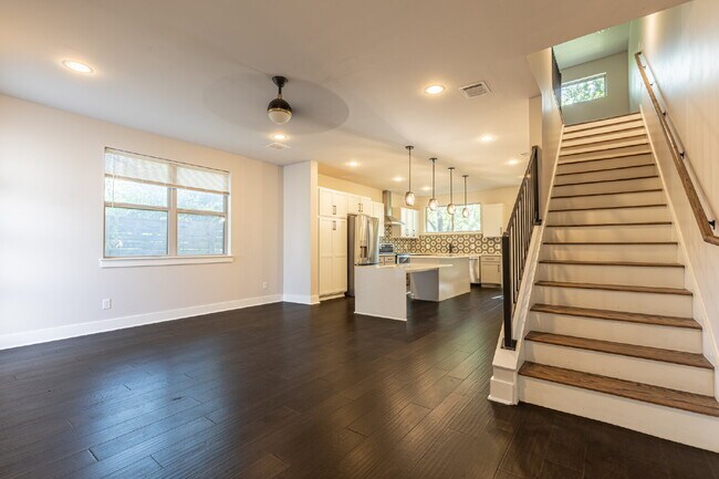 Photo - 130 Rose Ln Unit 202