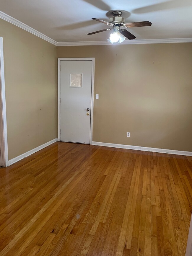 Photo - 1512 2nd Plz NW