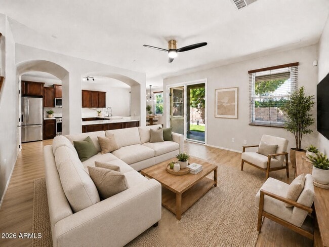 Photo - 2250 E Wayland Dr