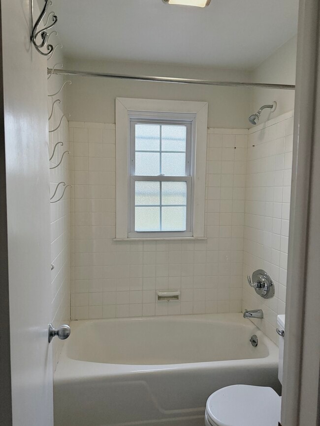 Photo - 170 Wilmot Rd