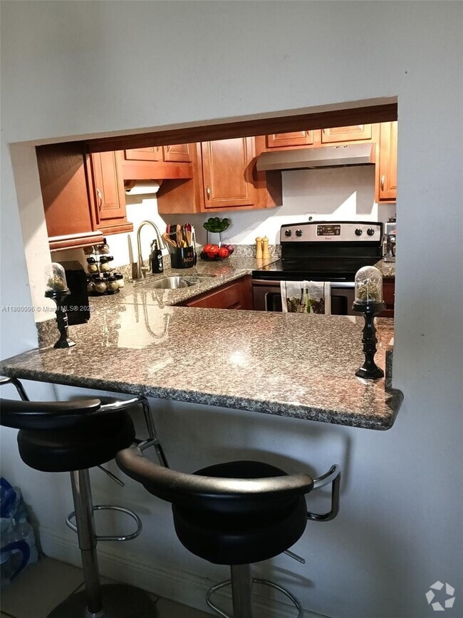 Building Photo - 10000 NW 80th Ct Unit 2462 Rental