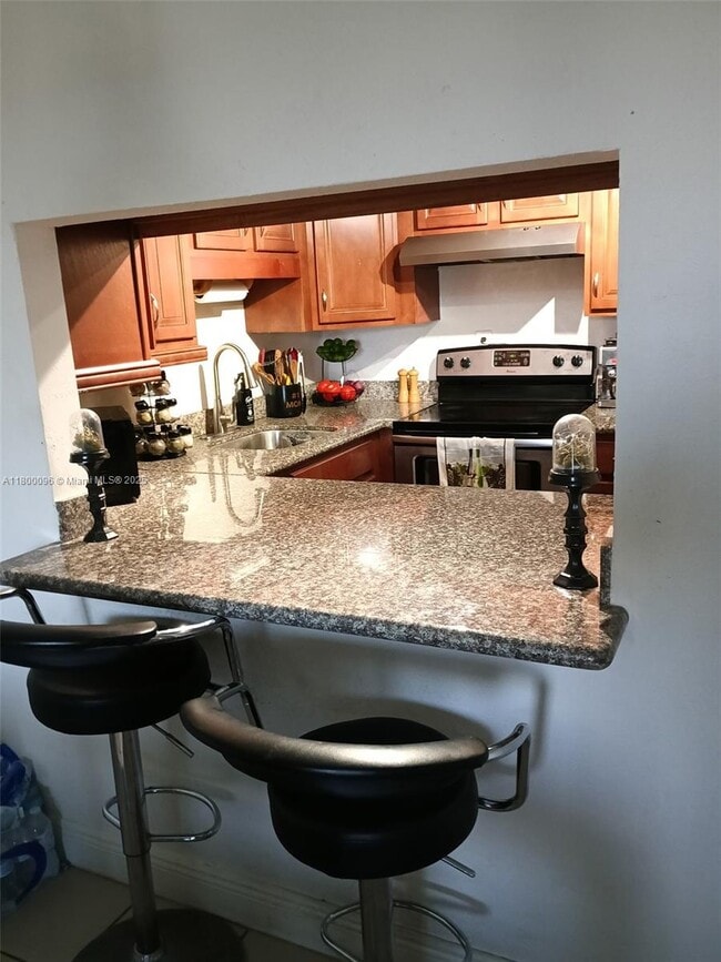 Photo - 10000 NW 80th Ct Unidad 2462 Rental