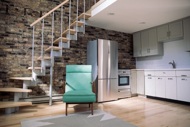 Photo - 3925 W Eddy St Unit Coach House