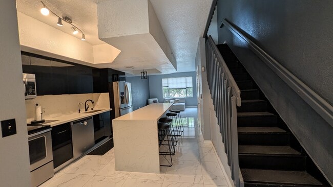721 SW 148th Ave