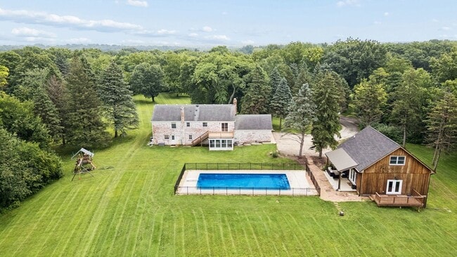 Photo - 1N480 Indian Knoll Rd