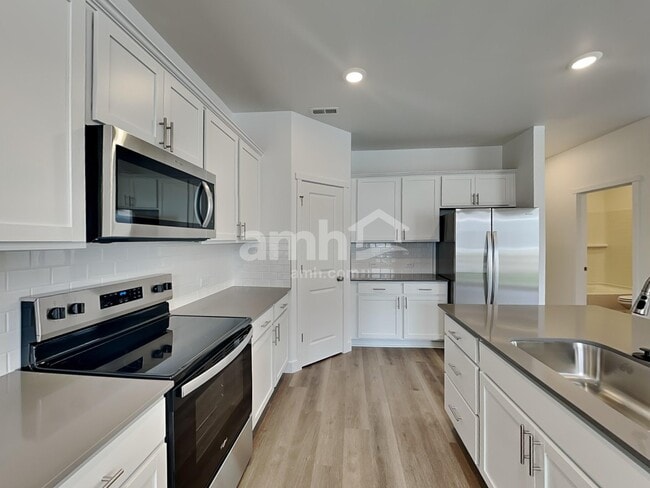 Photo - 4931 86th Ave NE