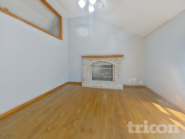 Photo - 10230 N Forest Ave